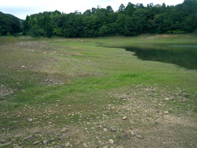2010年10月10日・播磨地方の減水した溜池